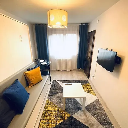 Apartment R&m *