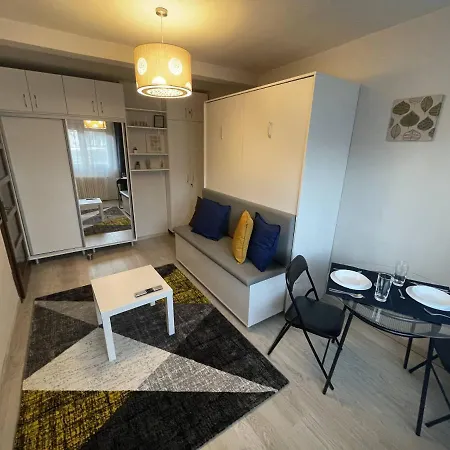 Apartment R&m *